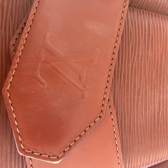 AUTHENTIC Louis Vuitton Sac Depaule - Picture 2 of 3